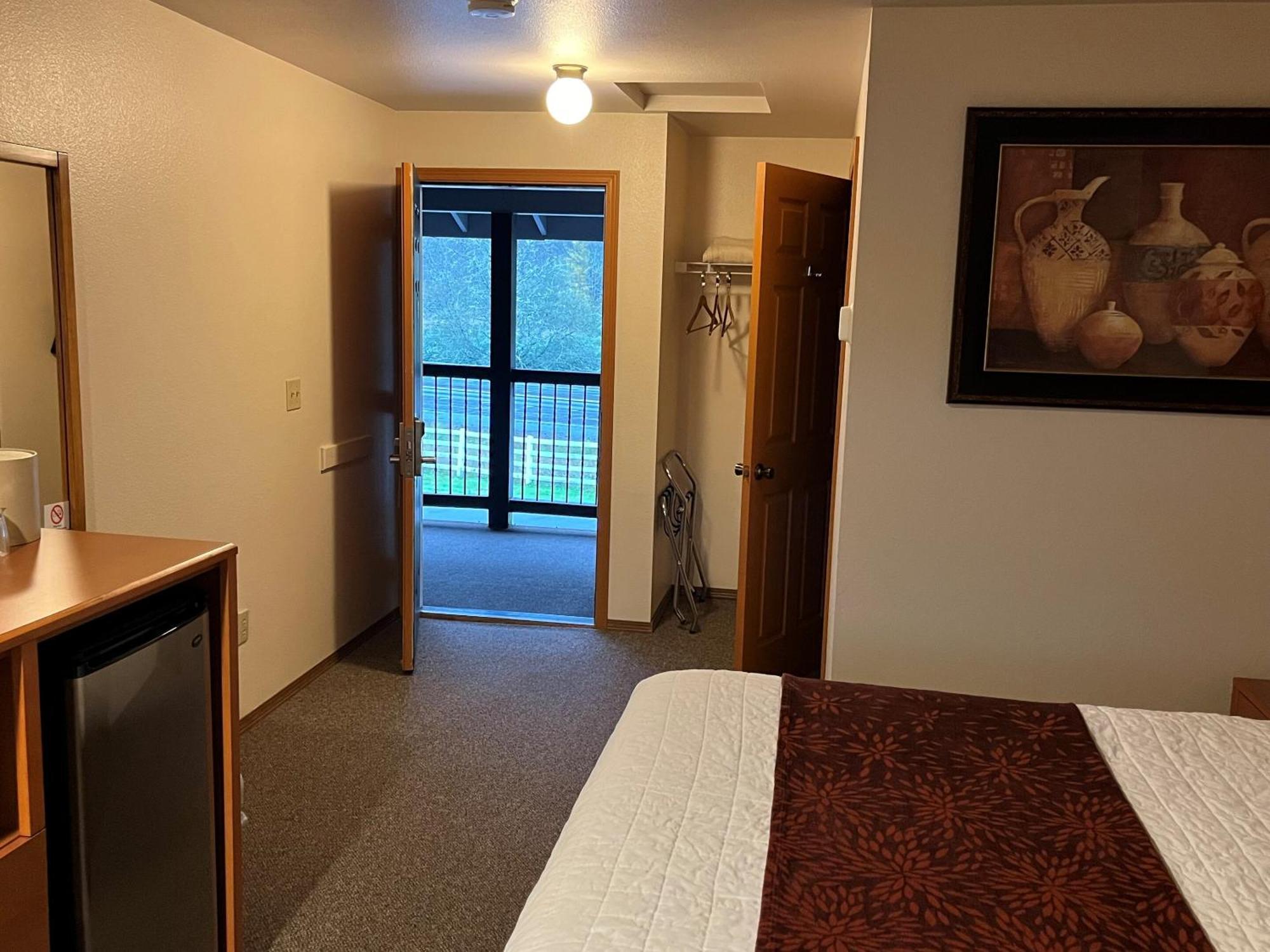 Seasons Motel Morton Екстериор снимка