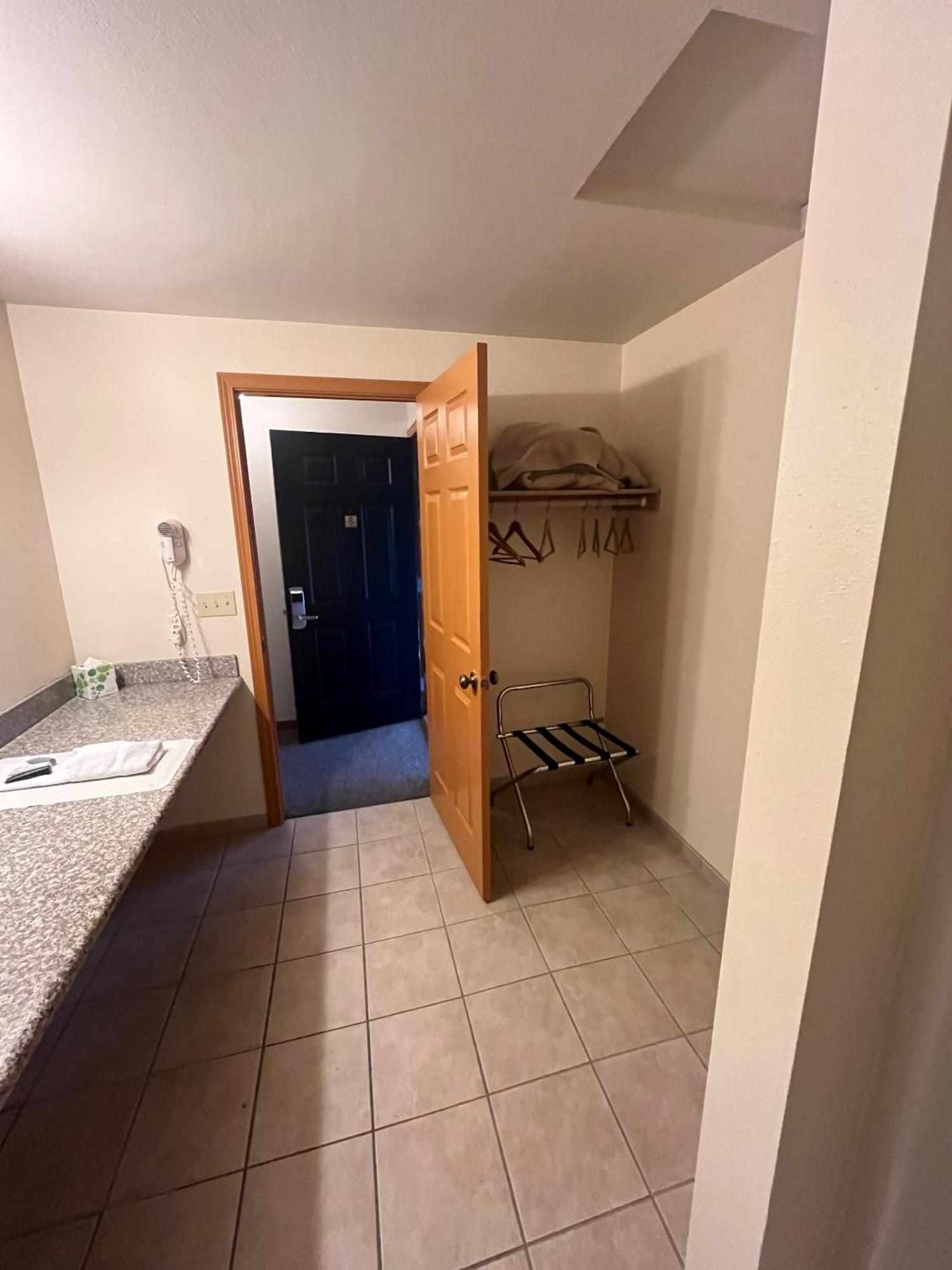 Seasons Motel Morton Екстериор снимка