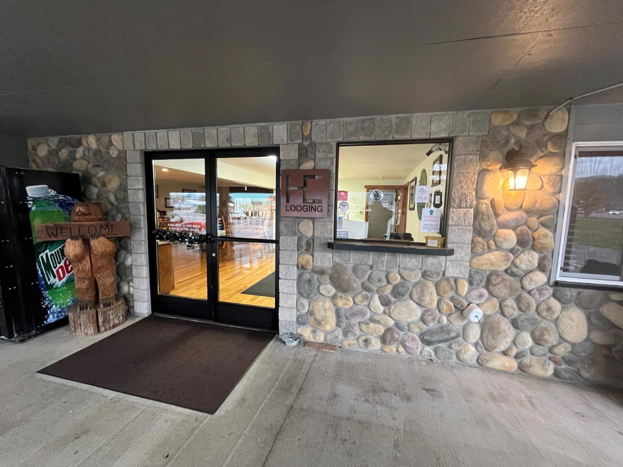 Seasons Motel Morton Екстериор снимка