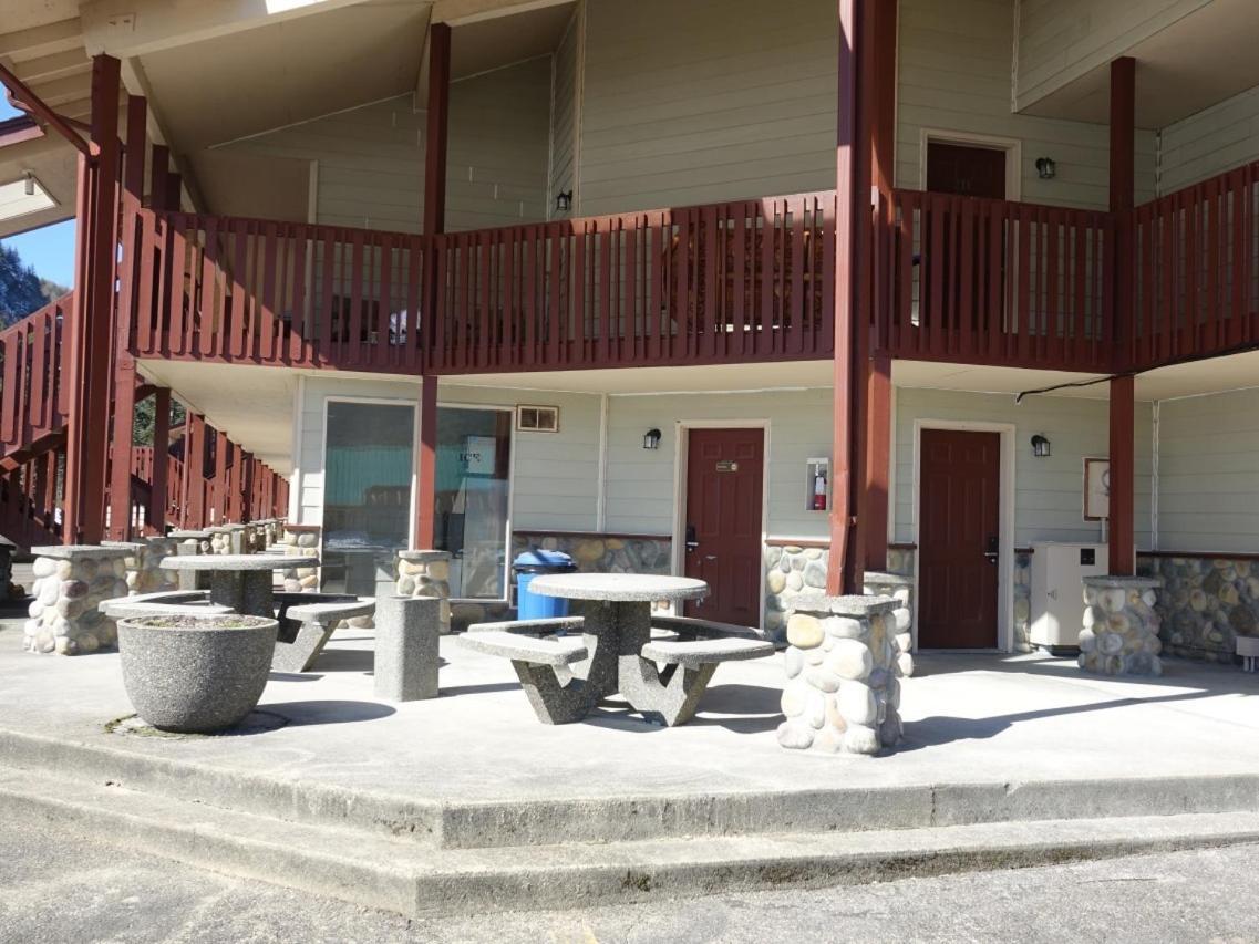 Seasons Motel Morton Стая снимка